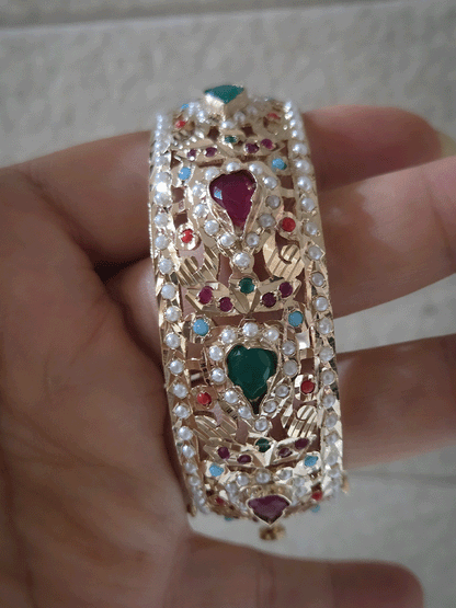 Single openable muticoloured jadau kada 1 inch broad