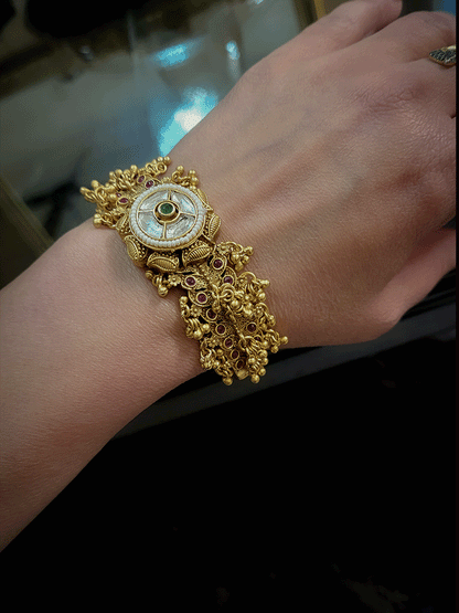 Circular kundan tukdi ghunghru hanging hangings on sides openable kada(single)