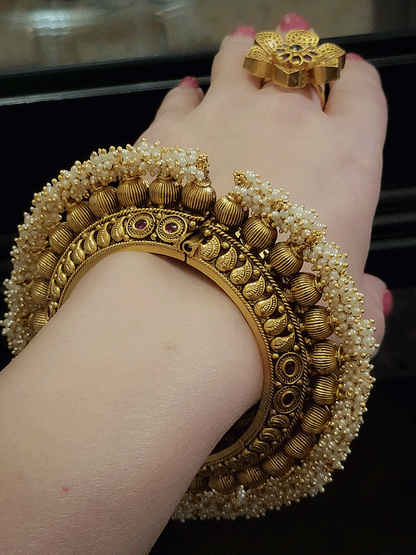 Pearly cluster lace on gold bead traditional openable pacheli(set of two)