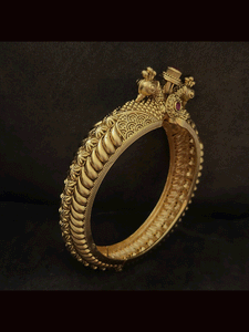 Peacock mouth side leaf design single openable kada with ruby stones