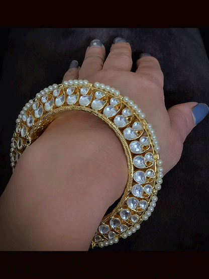 Set of two paachi kundan openable kada's with white bead pirohi on the top