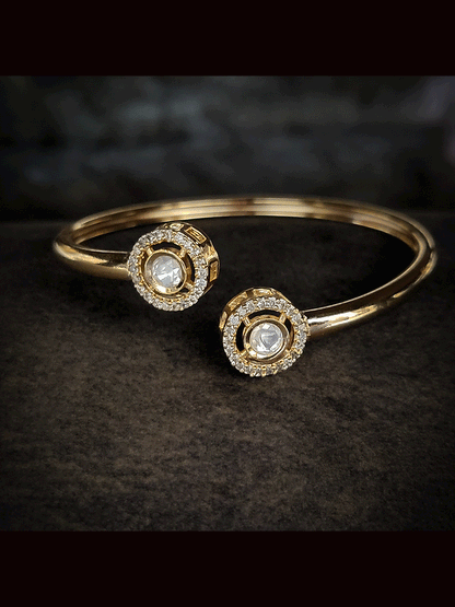 Round kundan surrounded with AD adjustable bracelet(Fits to 2'6 and 2'8 size)