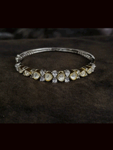 Load image into Gallery viewer, Triangular round uncut polki with zircons openable kada(Fits to 2&#39;4 and 2&#39;6 size)