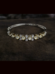 Triangular round uncut polki with zircons openable kada(Fits to 2'4 and 2'6 size)