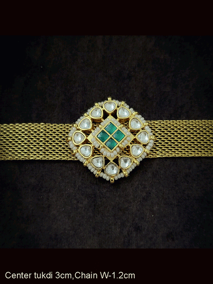 Paachi kundan center tukdi with 1.2cm broad chain adjustable bracelet