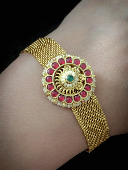 Center flower tukdi 1.2cm broad chain adjustable bracelet