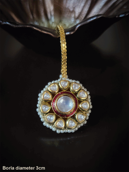 Kundan embedded with bead pirohi on edge borla maang tika