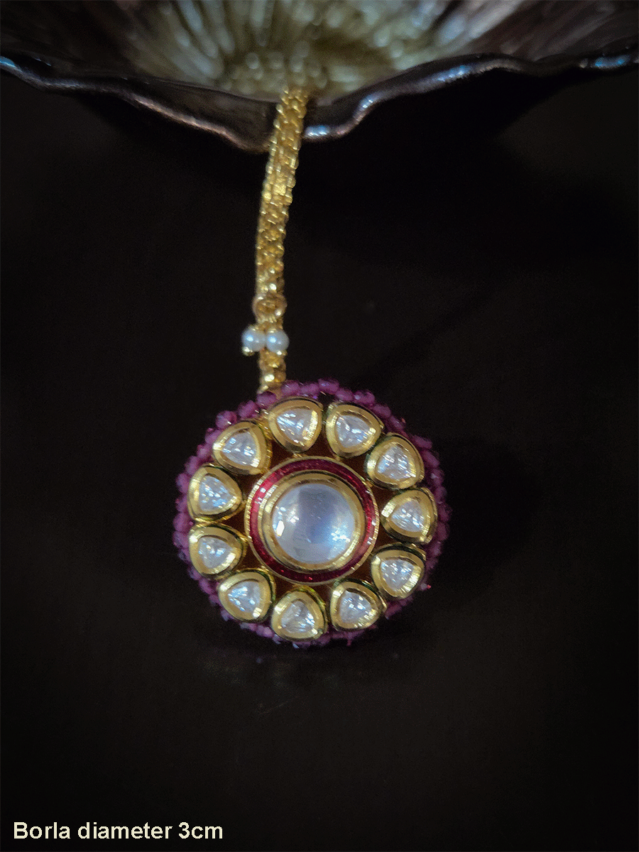 Kundan embedded with bead pirohi on edge borla maang tika