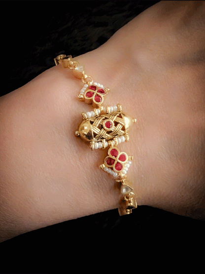 Mesh design center tukdi with side pirohi adjustable paachi kundan bracelet