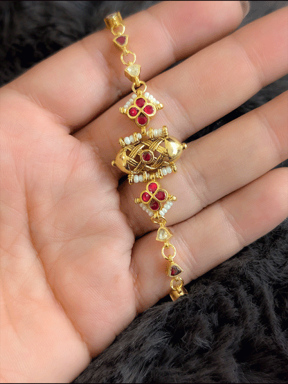 Mesh design center tukdi with side pirohi adjustable paachi kundan bracelet