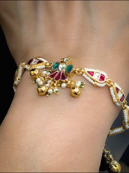 Peacock with ghunghru hanging center leaf side chain with pirohi bracelet