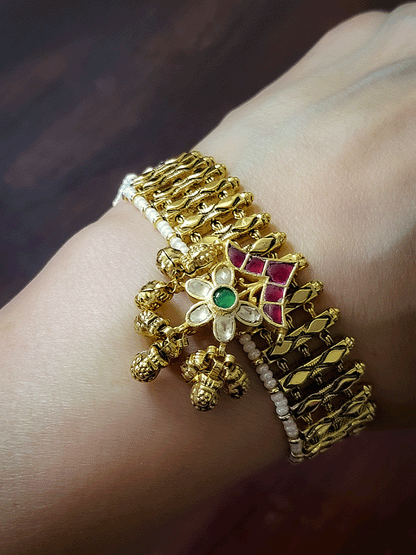 1.5cm broad chain flower tukdi paachi kundan bracelet(Bhabhi rakhi)