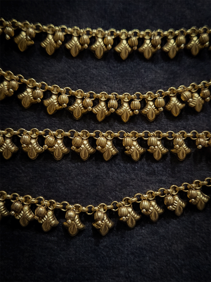 Two layer three leaf with bead hanging ear chains