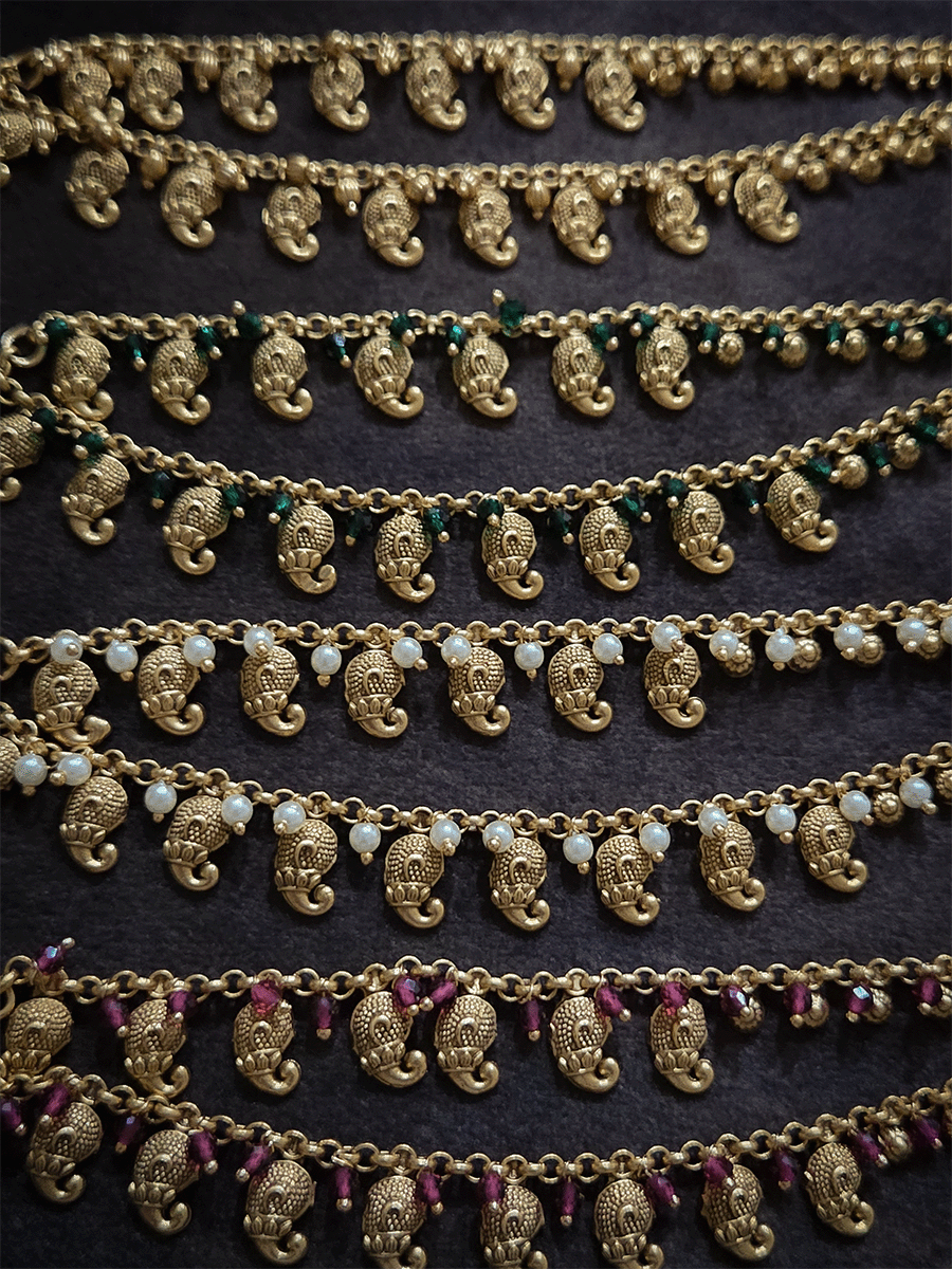 Paisley and bead hanging two layer ear chains