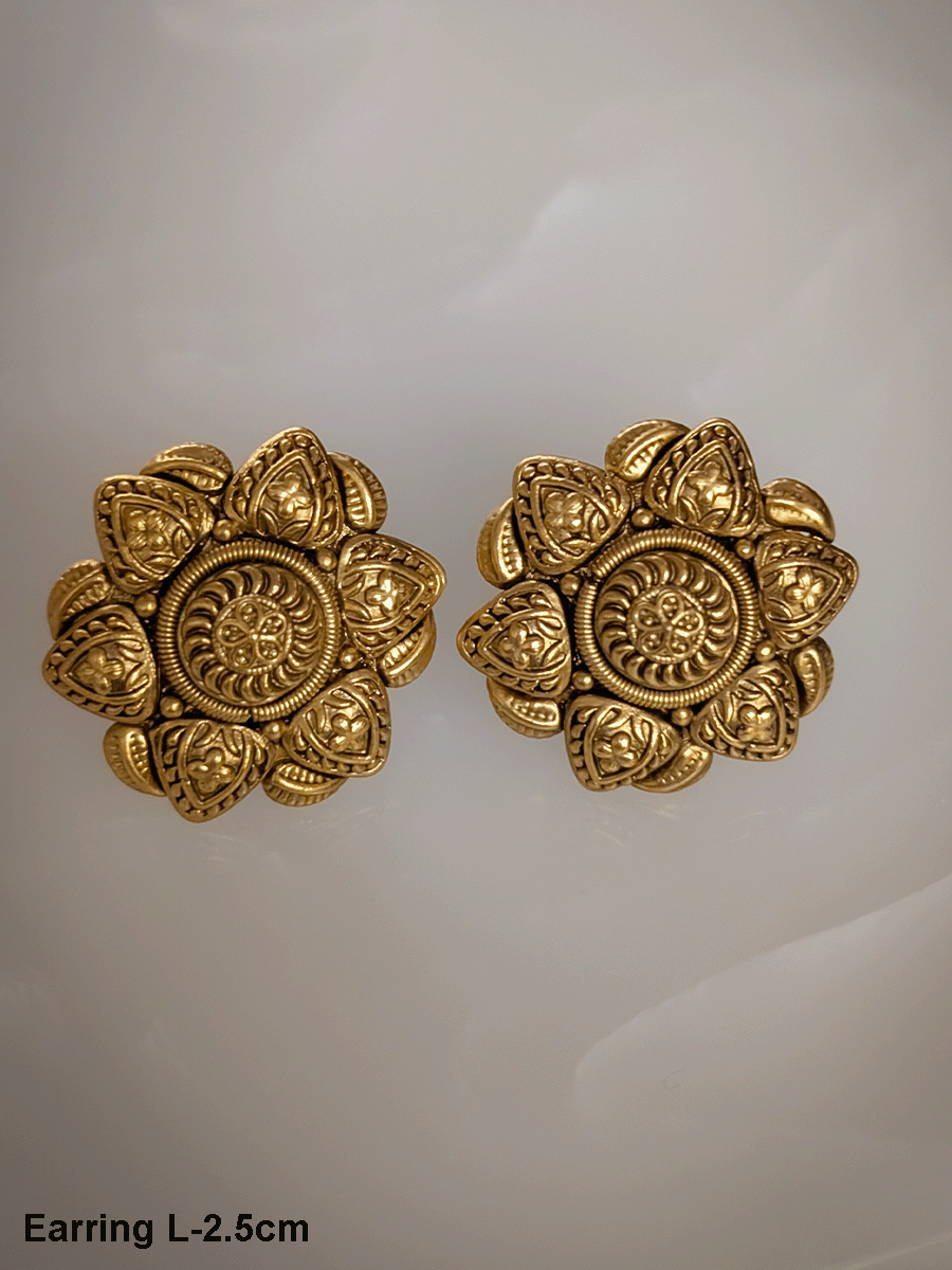 Self design circular center flower shaped studs