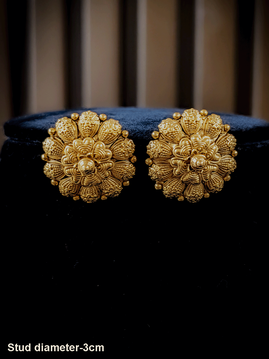 Flower on flower design 3cm bold self design studs