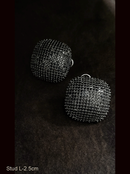 Square stones studded studs with black finish at back