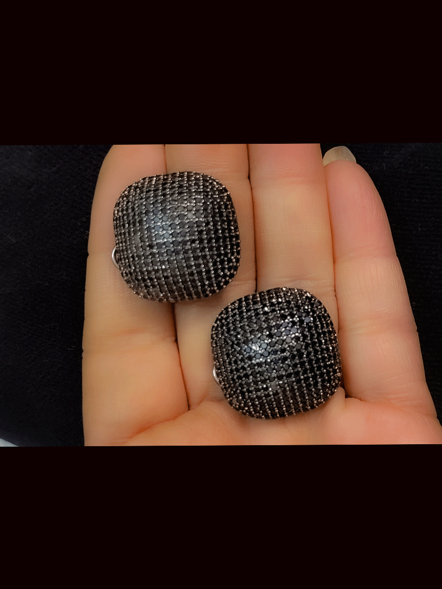 Square stones studded studs with black finish at back