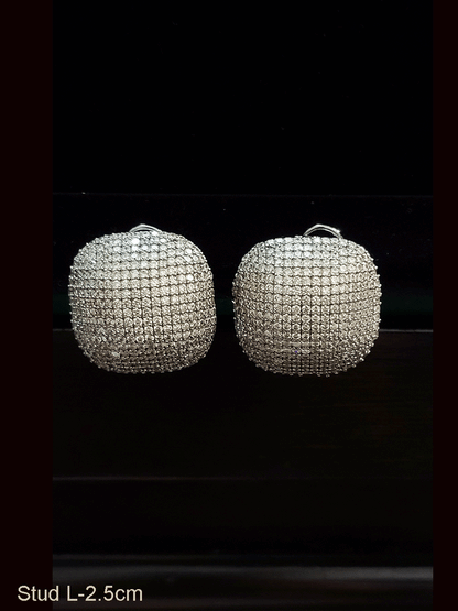 Square stones studded studs with black finish at back