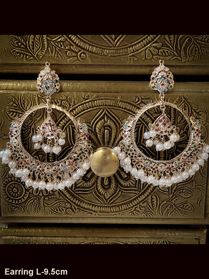 9.5cm long jadau Chandbali with leaf shaped hanging tukdi in center(Weight-57gm)