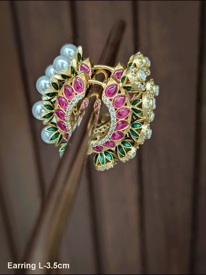 Kundan design on one side and pearl on another classy earrings with side kundan detailing(3.5cm)