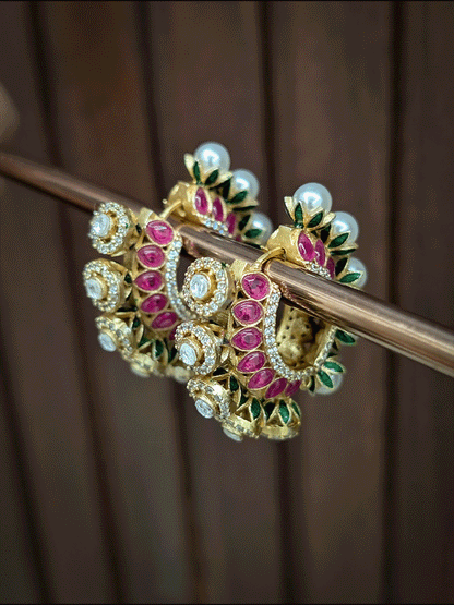 Kundan design on one side and pearl on another classy earrings with side kundan detailing(3.5cm)
