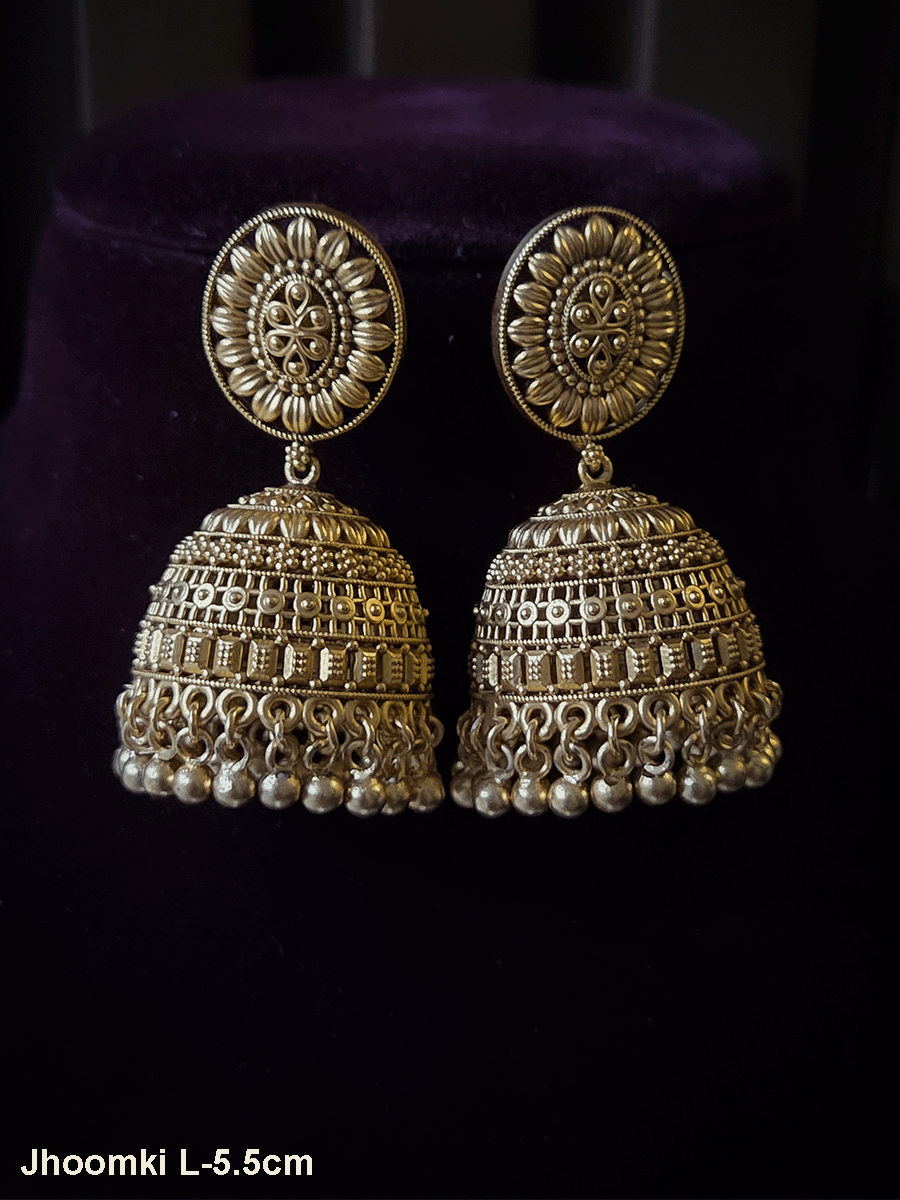 Oval top with leaf design 5.5cm long jhoomkies