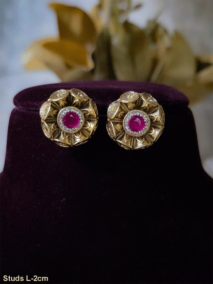 Round center stone with zircon outline flower design studs with dotted coin petals