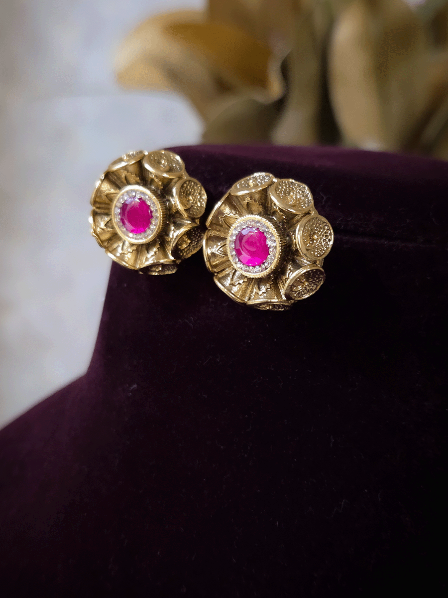 Round center stone with zircon outline flower design studs with dotted coin petals