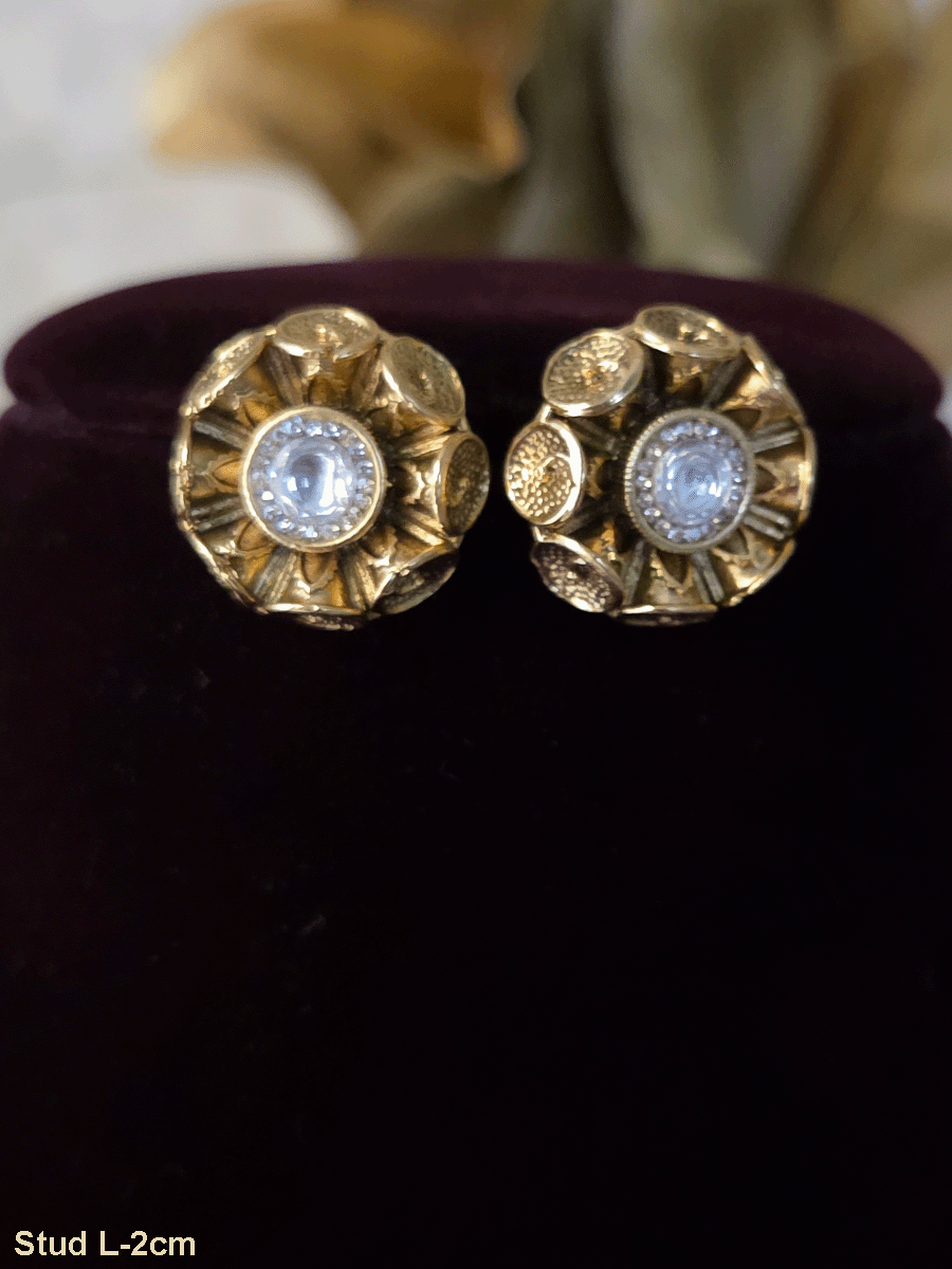 Round center stone with zircon outline flower design studs with dotted coin petals