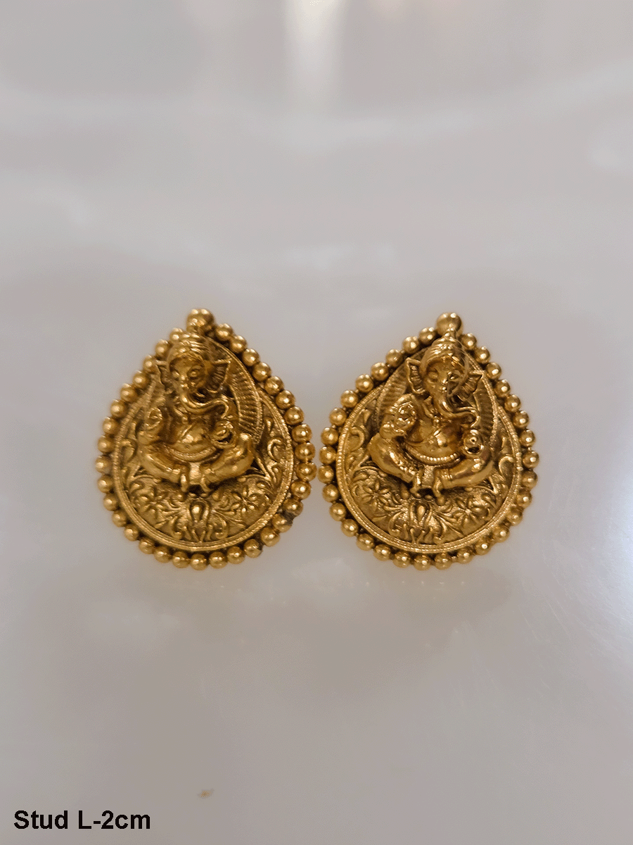 Ganpatiji motif in leaf shaped self design studs