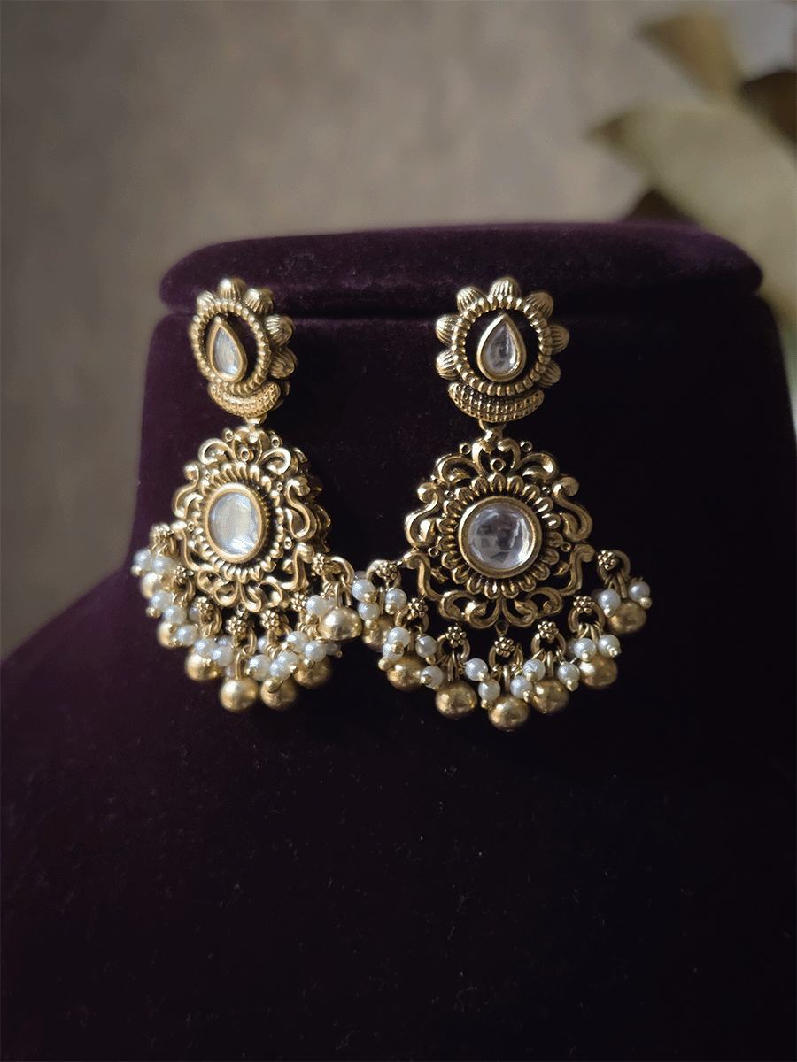 Tear shaped stone top design with circular kundan intricate design earrings(L-5.5cm)