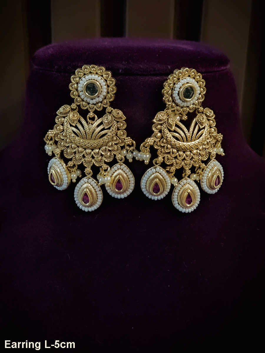 Kundan with pirohi circular top classy earrings with three tear drop tukdi drops