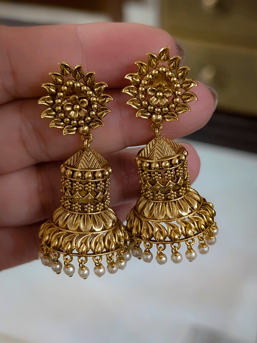 Flower in leaf shaped top traditional design jhoomki(L-6cm)