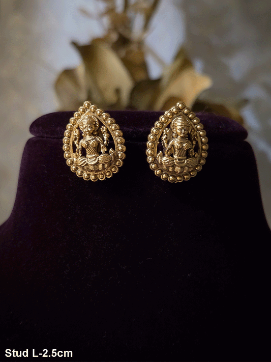 Leaf shaped dotted outline Laxmiji studs