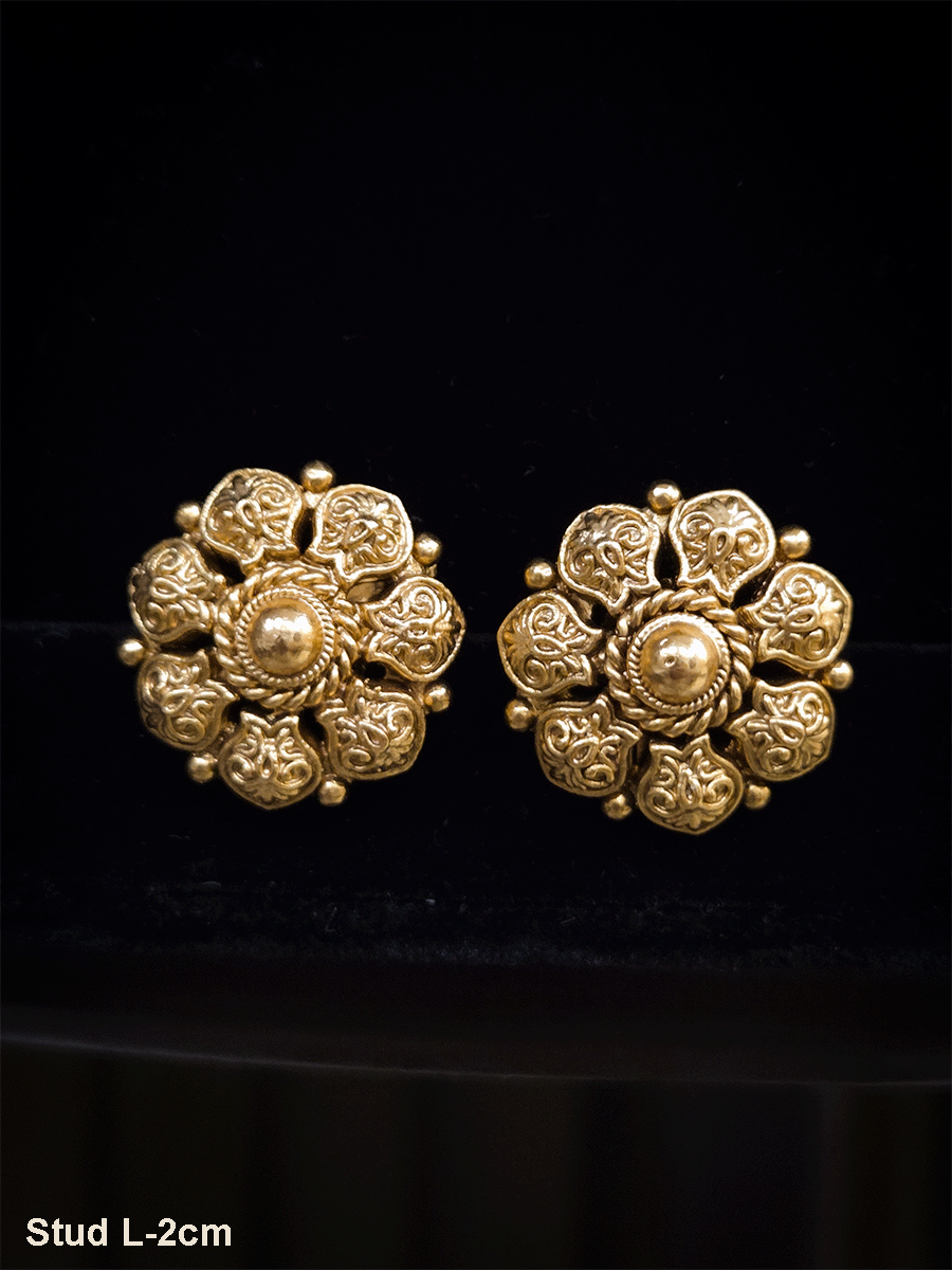 Self design with center gold bead flower shaped studs