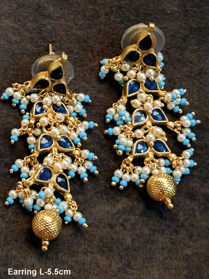 Kundan leaf design earring with green bead detailing(5.5cm long)