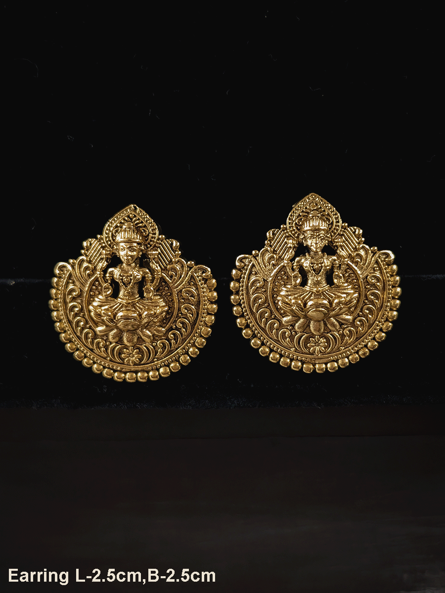 Semi circular design laxmiji studs(l-2.5cm)