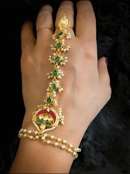Green leaf chain with kundan ring and ruby green paachi kundan tukdi hathphool(single)