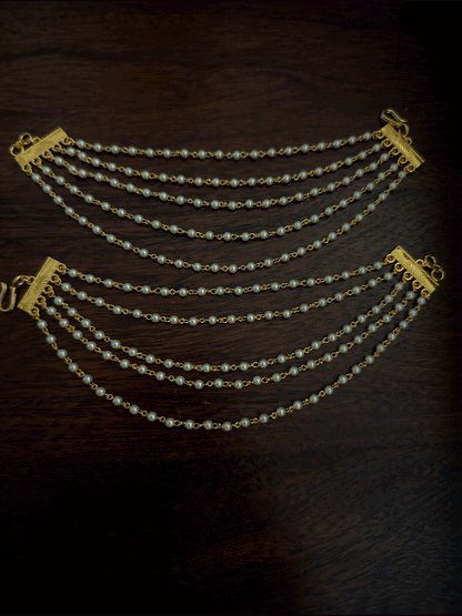Five layer earring chains in gold and pearl