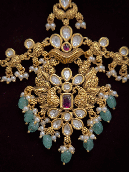 Paisley with kundan flower design center mathapatti with paisley design side string