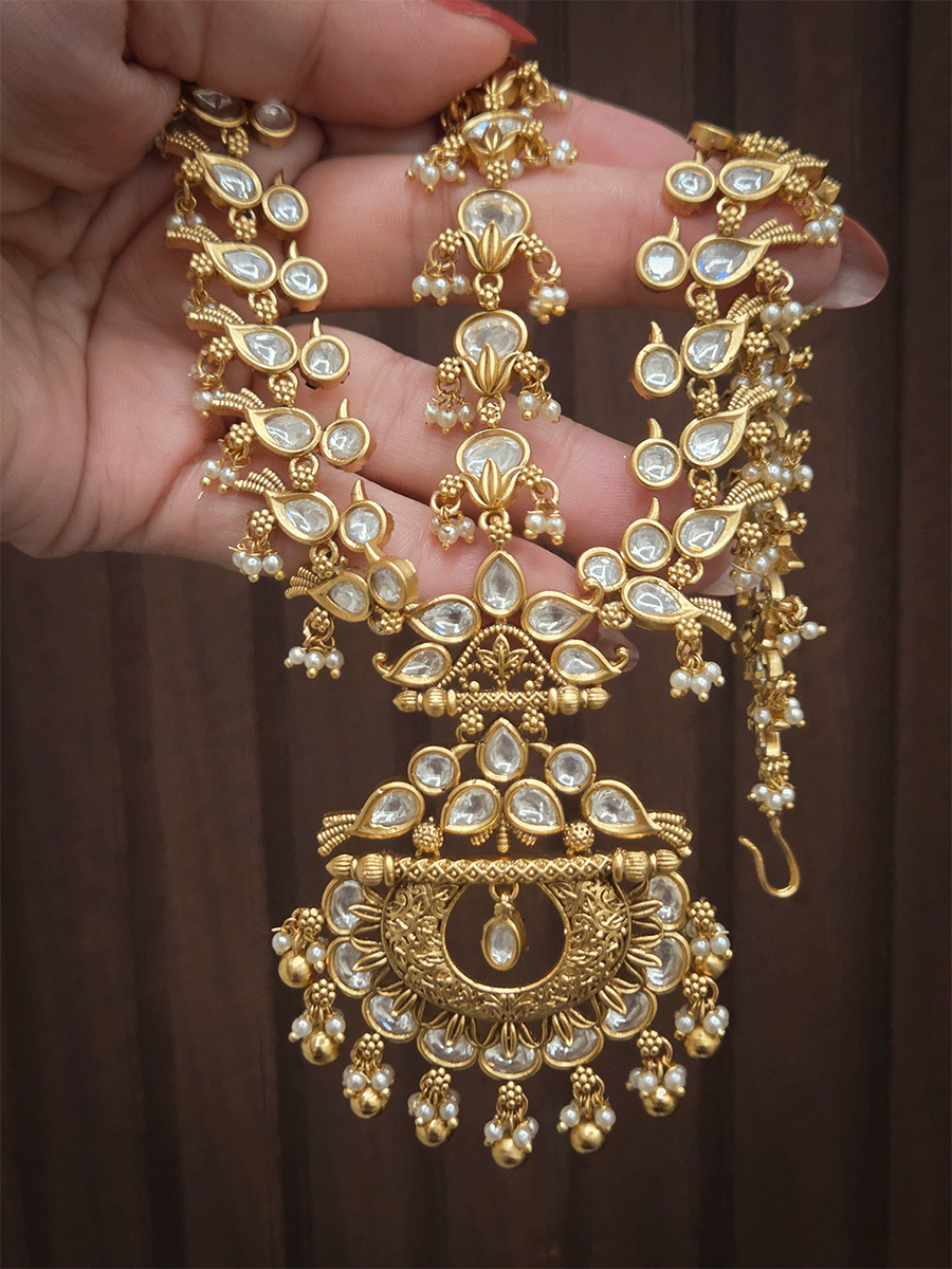 Kundan embedded peacock side string with Chandbali design center mathapatti