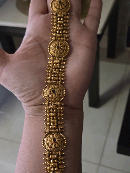 Flower in circular design 2cm broad sheeshphool with traditional broad chain
