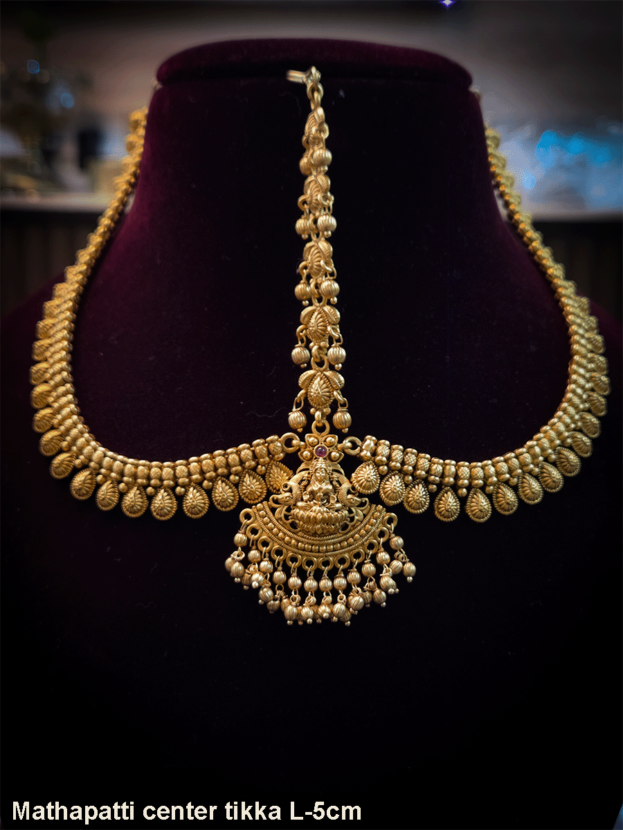 Laxmiji center tikka with leaf design side chain mathapatti
