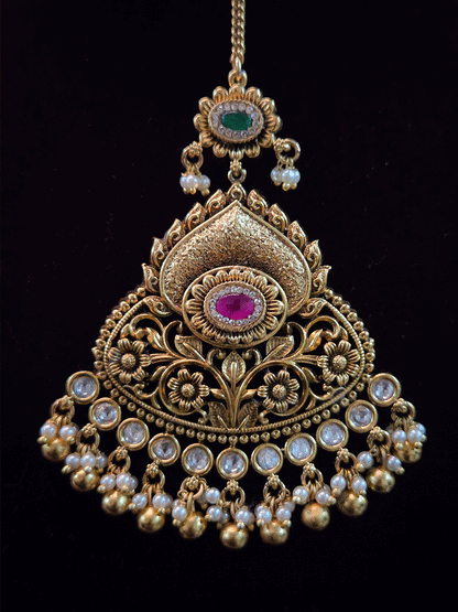 Flower and leaf design intricate carving kundan maangtika with chain