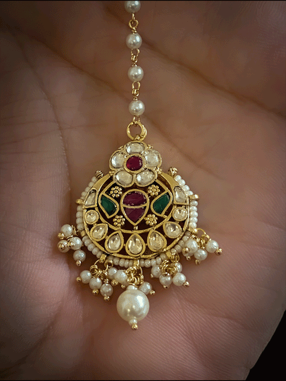 Flower top paachi kundan ruby and green maangtika with pearl drop(3.5cm)