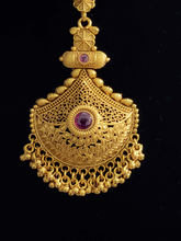 Load image into Gallery viewer, Flower design chain with half circle design maangtika with gold bead hangings