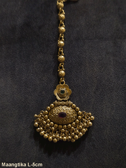 Flower top with leaf carving on oval bottom design bead hangings maangtika