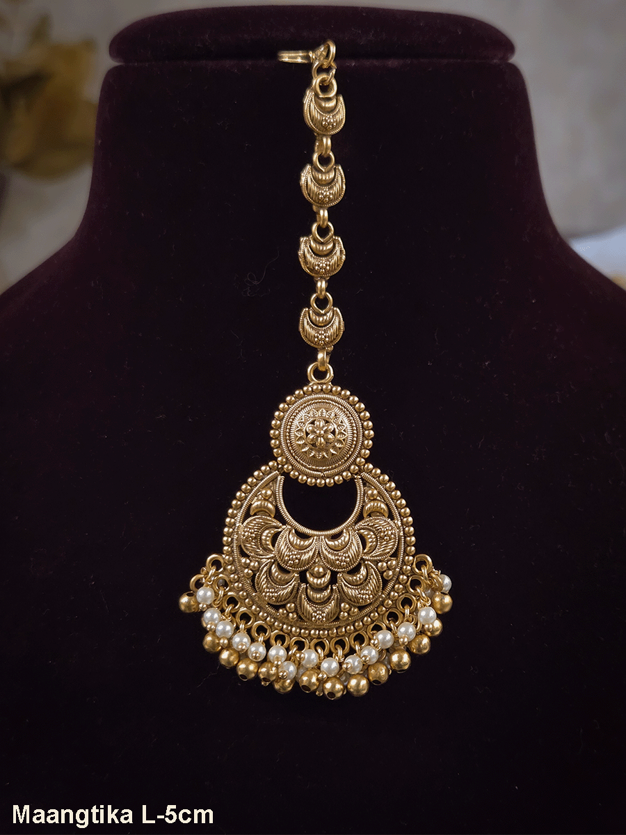 Circular flower on moon design 5cm long maangtika