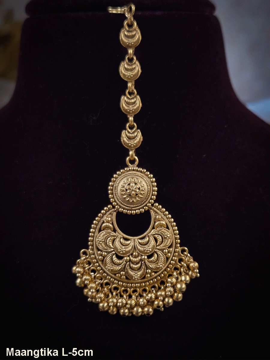 Circular flower on moon design 5cm long maangtika